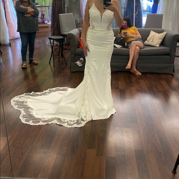 Stella York Wedding Dress - Picture 2 of 7